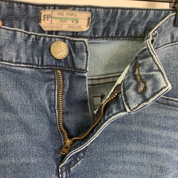 Free People mid-rise destroyed skinny jeans - Picture 5 of 8